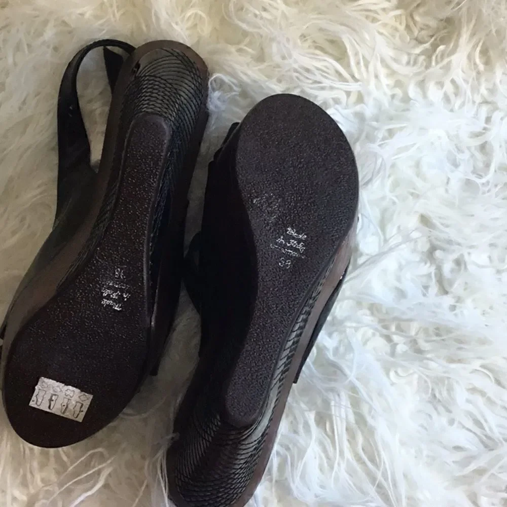 VERA PELLE black wedge sandals in size 6 to 6 1/2